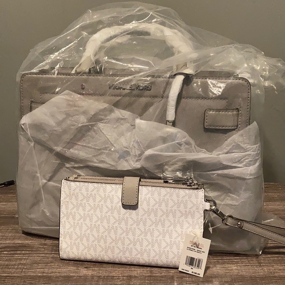 Michael Kors Bag with Jet Set Wallet (Brand New)